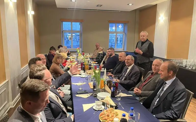 653053510 1347146860792982 5205998424750099194 N Ezgif.com Jpg To Webp Converter